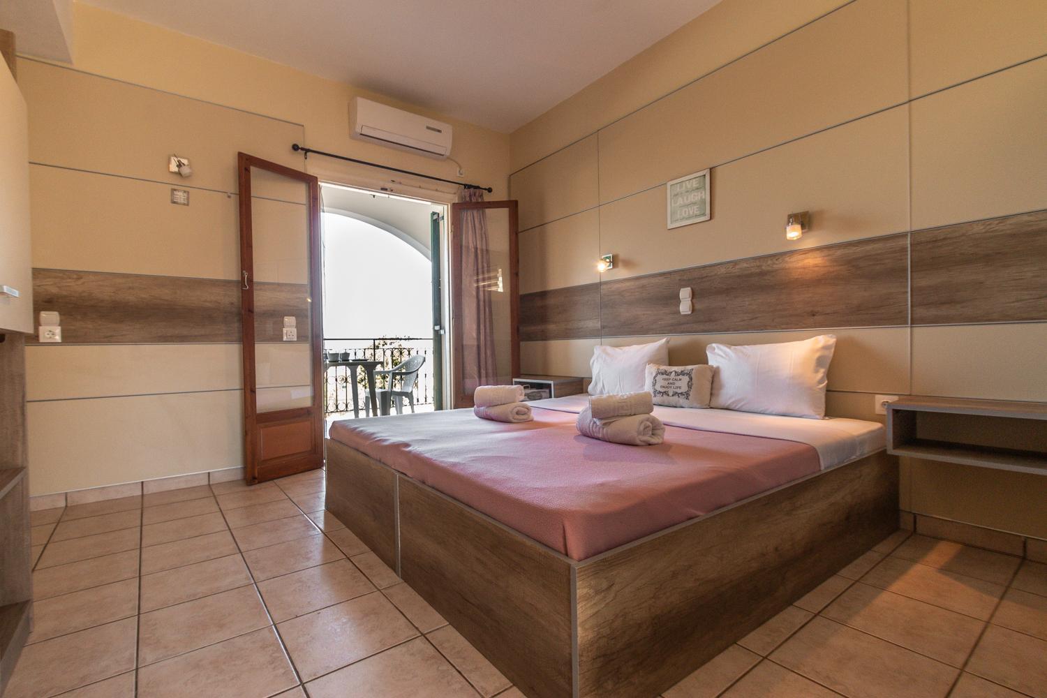 Aparthotel Catamaran Corfu